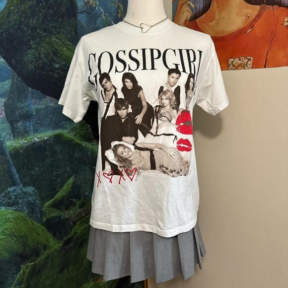 bershka gossip girl graphic tee y2k pop culture tumblrcore - Picture 2 of 5